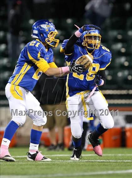 Thumbnail 1 in Irondequoit vs. Brockport (Section 5 Class AA Semifinal) photogallery.