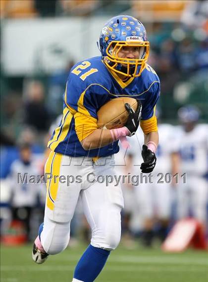 Thumbnail 1 in Irondequoit vs. Brockport (Section 5 Class AA Semifinal) photogallery.