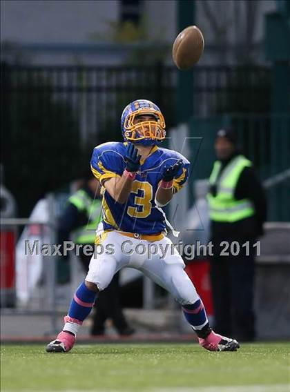 Thumbnail 1 in Irondequoit vs. Brockport (Section 5 Class AA Semifinal) photogallery.