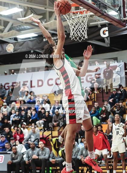 Thumbnail 2 in Long Island Lutheran vs. AZ Compass Prep (Spalding Hoophall Classic) photogallery.