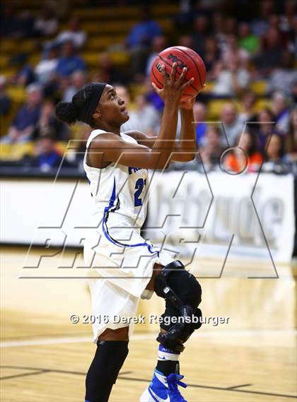 Thumbnail 2 in ThunderRidge vs Highlands Ranch (CHSAA 5A Final) photogallery.