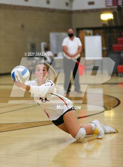 Thumbnail 2 in JV Red River vs. Devils Lake photogallery.