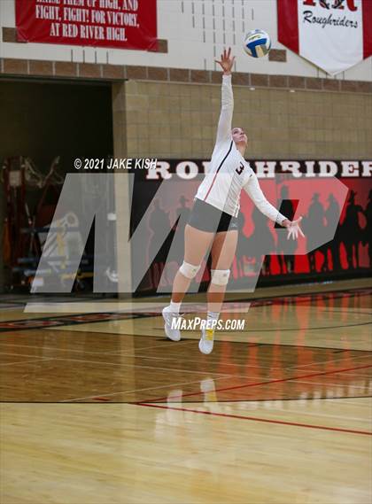 Thumbnail 3 in JV Red River vs. Devils Lake photogallery.