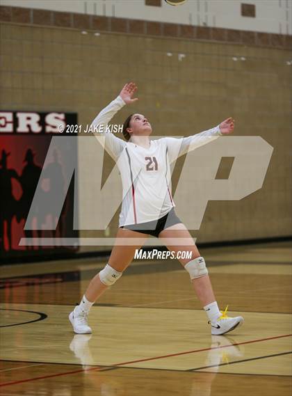 Thumbnail 3 in JV Red River vs. Devils Lake photogallery.