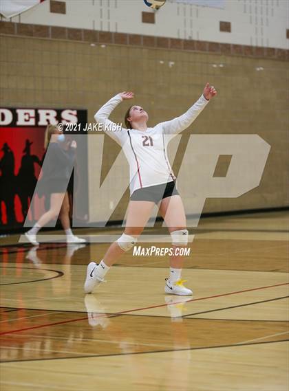 Thumbnail 2 in JV Red River vs. Devils Lake photogallery.