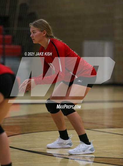 Thumbnail 3 in JV Red River vs. Devils Lake photogallery.
