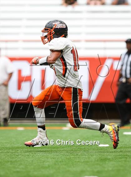 Thumbnail 1 in Mexico @ Cazenovia (Kickoff Classic) photogallery.
