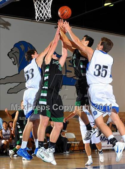 Thumbnail 3 in Dana Hills vs. Thousand Oaks (MaxPreps Holiday Classic) photogallery.