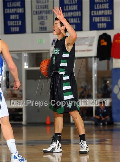 Thumbnail 3 in Dana Hills vs. Thousand Oaks (MaxPreps Holiday Classic) photogallery.