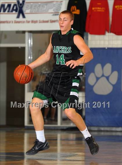 Thumbnail 1 in Dana Hills vs. Thousand Oaks (MaxPreps Holiday Classic) photogallery.