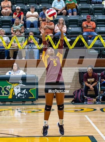 Thumbnail 1 in Beaumont United @ East Chambers photogallery.