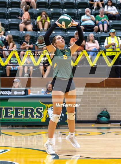 Thumbnail 3 in Beaumont United @ East Chambers photogallery.