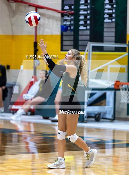 Thumbnail 1 in Beaumont United @ East Chambers photogallery.