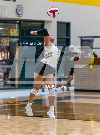 Thumbnail 3 in Beaumont United @ East Chambers photogallery.