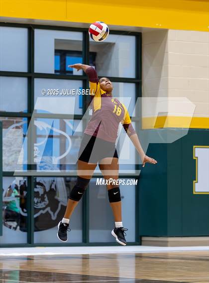 Thumbnail 2 in Beaumont United @ East Chambers photogallery.