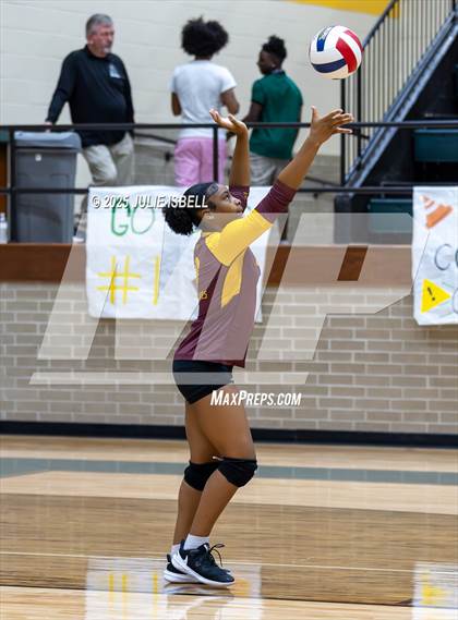 Thumbnail 2 in Beaumont United @ East Chambers photogallery.