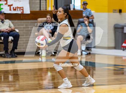 Thumbnail 3 in Beaumont United @ East Chambers photogallery.