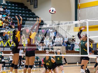 Thumbnail 2 in Beaumont United @ East Chambers photogallery.