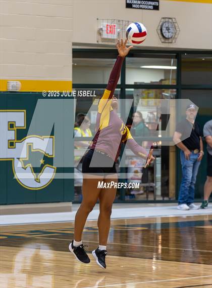 Thumbnail 2 in Beaumont United @ East Chambers photogallery.