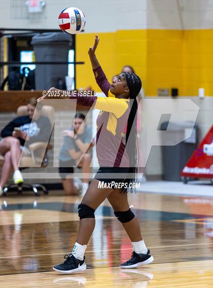 Thumbnail 2 in Beaumont United @ East Chambers photogallery.