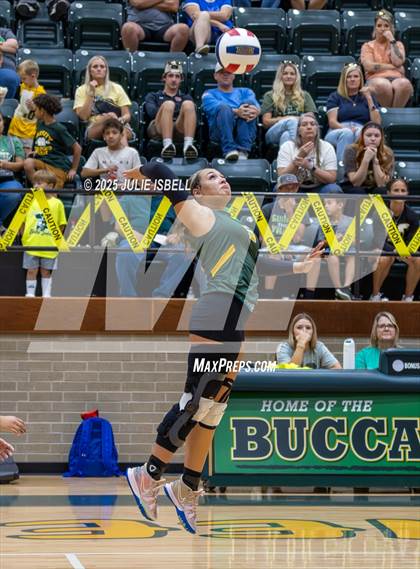 Thumbnail 2 in Beaumont United @ East Chambers photogallery.