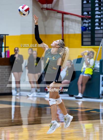 Thumbnail 2 in Beaumont United @ East Chambers photogallery.