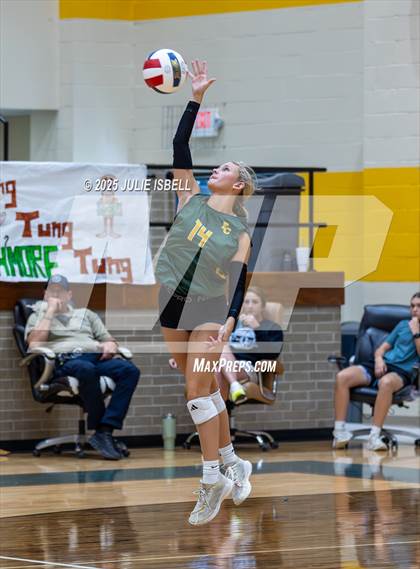 Thumbnail 3 in Beaumont United @ East Chambers photogallery.