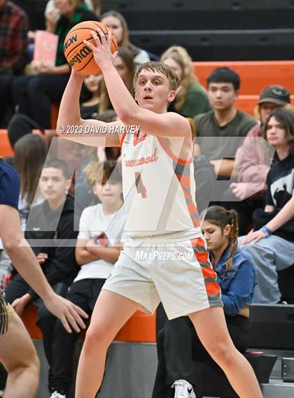 Thumbnail 2 in Mullen vs Lakewood photogallery.