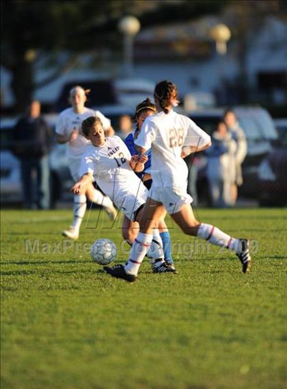 Thumbnail 1 in Islip vs Hauppauge photogallery.