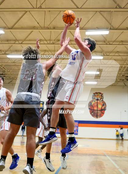 Thumbnail 2 in Chilton County vs Thorsby (Chilton County Tournament) photogallery.