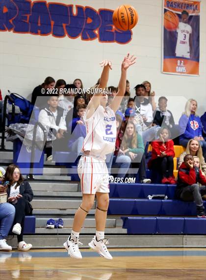 Thumbnail 3 in Chilton County vs Thorsby (Chilton County Tournament) photogallery.