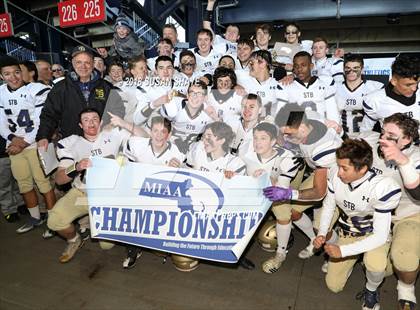 Thumbnail 1 in Pope John XXIII vs. St. Bernard's Central Catholic (MIAA Division 8 Final) photogallery.