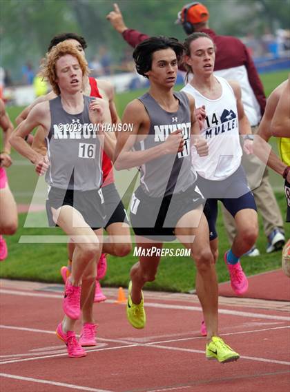 Thumbnail 2 in CHSAA 4A Finals (1600 Meter) photogallery.