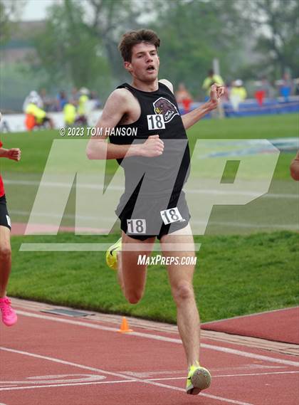 Thumbnail 2 in CHSAA 4A Finals (1600 Meter) photogallery.
