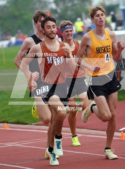 Thumbnail 1 in CHSAA 4A Finals (1600 Meter) photogallery.