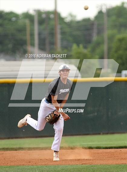 Thumbnail 2 in Eisenhower vs Bishop Carroll (KSHSAA 5A Regional Playoff) photogallery.