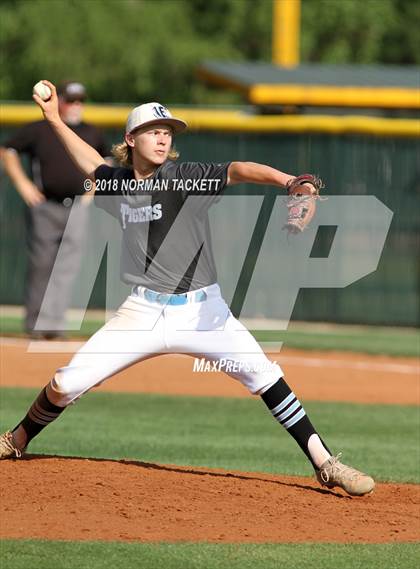 Thumbnail 2 in Eisenhower vs Bishop Carroll (KSHSAA 5A Regional Playoff) photogallery.