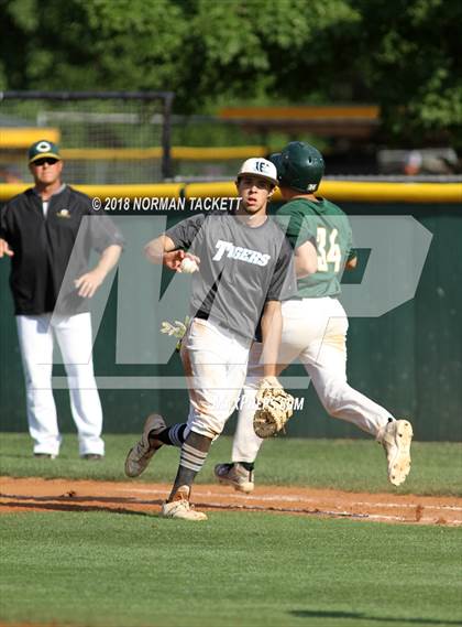 Thumbnail 3 in Eisenhower vs Bishop Carroll (KSHSAA 5A Regional Playoff) photogallery.