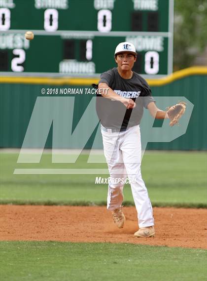 Thumbnail 3 in Eisenhower vs Bishop Carroll (KSHSAA 5A Regional Playoff) photogallery.