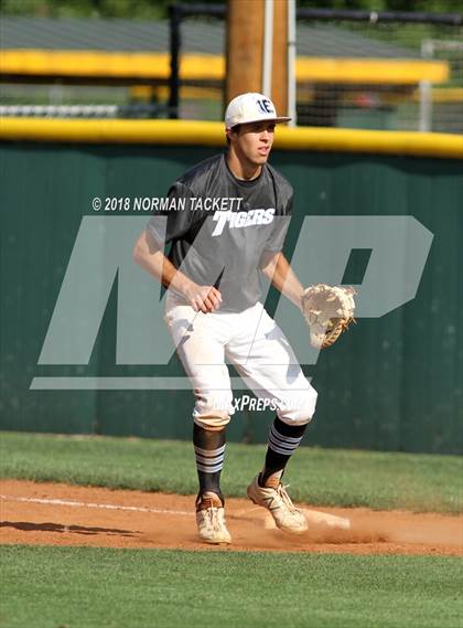 Thumbnail 3 in Eisenhower vs Bishop Carroll (KSHSAA 5A Regional Playoff) photogallery.