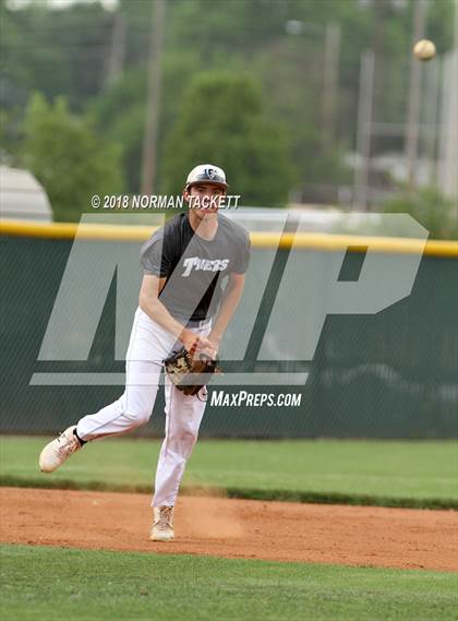 Thumbnail 3 in Eisenhower vs Bishop Carroll (KSHSAA 5A Regional Playoff) photogallery.