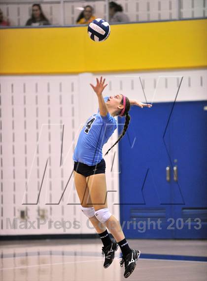 Thumbnail 2 in Villa Maria Academy vs Gwynedd Mercy Academy (District 1 Semifinal) photogallery.
