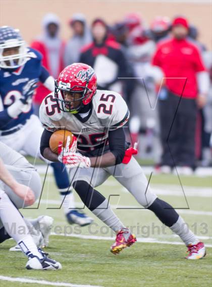 Thumbnail 2 in Ryan vs. Cedar Hill (UIL 5A D2 Quarterfinal) photogallery.