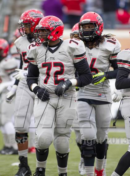 Thumbnail 3 in Ryan vs. Cedar Hill (UIL 5A D2 Quarterfinal) photogallery.