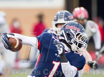 Thumbnail 2 in Ryan vs. Cedar Hill (UIL 5A D2 Quarterfinal) photogallery.