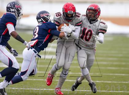Thumbnail 3 in Ryan vs. Cedar Hill (UIL 5A D2 Quarterfinal) photogallery.