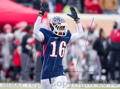 Thumbnail 2 in Ryan vs. Cedar Hill (UIL 5A D2 Quarterfinal) photogallery.