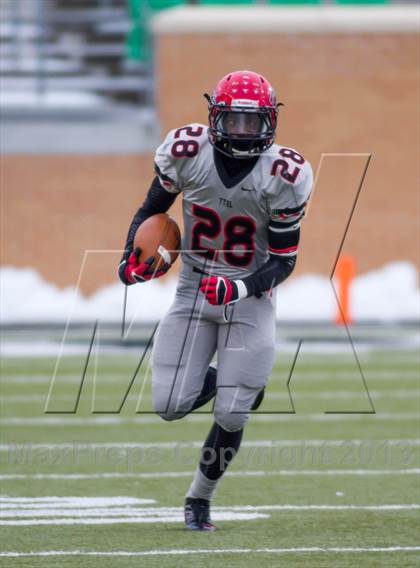 Thumbnail 3 in Ryan vs. Cedar Hill (UIL 5A D2 Quarterfinal) photogallery.