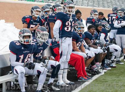 Thumbnail 2 in Ryan vs. Cedar Hill (UIL 5A D2 Quarterfinal) photogallery.