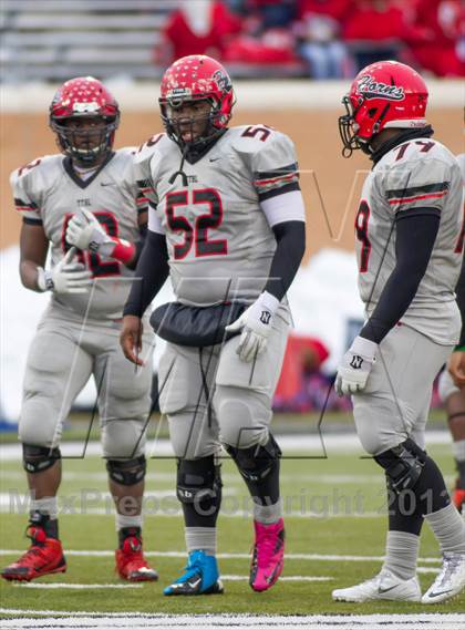 Thumbnail 3 in Ryan vs. Cedar Hill (UIL 5A D2 Quarterfinal) photogallery.